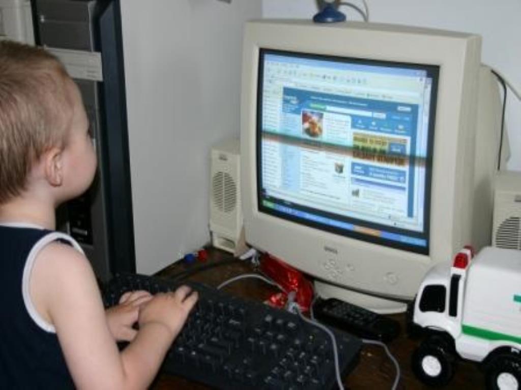 батьки навчіть дітей правилам інтернет-безпеки